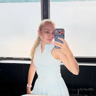 Alina D.